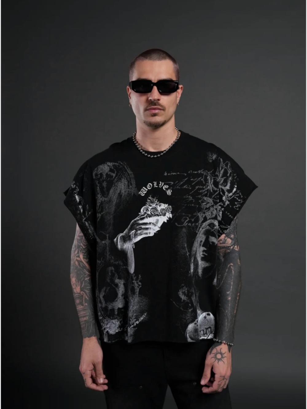 HEART OF THORNS DISTRESSED GRUNGE CUT-OFF